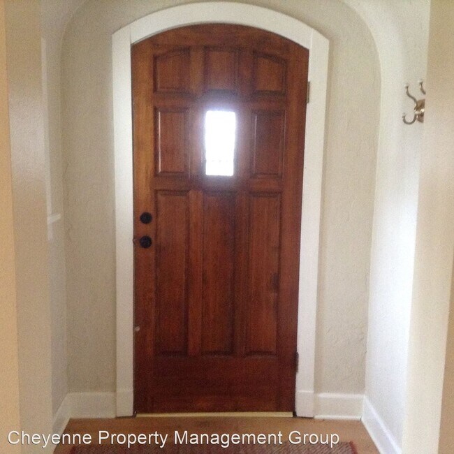 Foto del edificio - 3 br, 2 bath House - 321 West 1st Ave