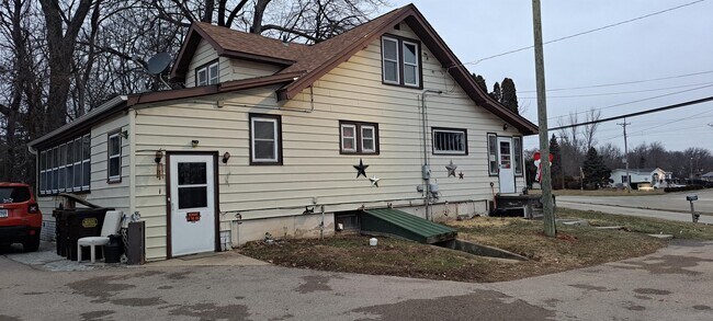 Building Photo - 2271 W Galena Ave