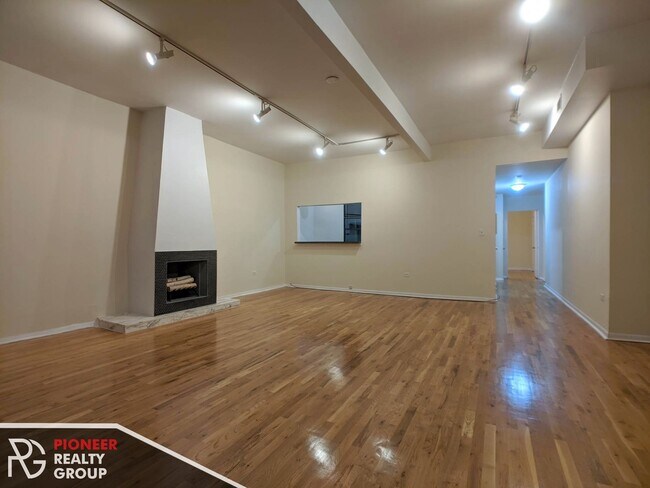 Foto del edificio - 1427 N Dearborn St