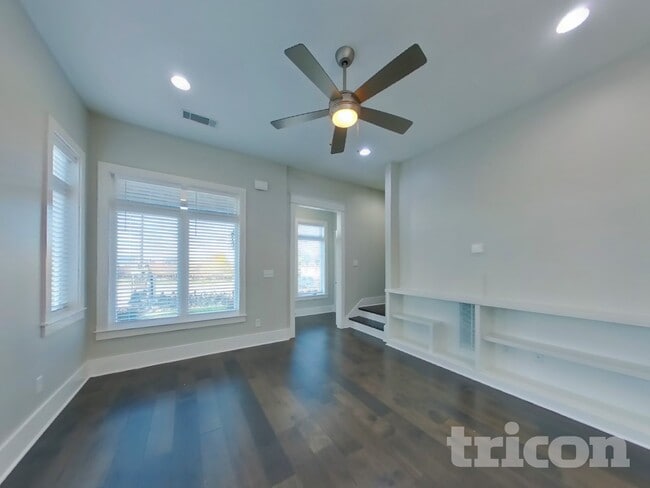 Building Photo - 6813 Charlotte Pike