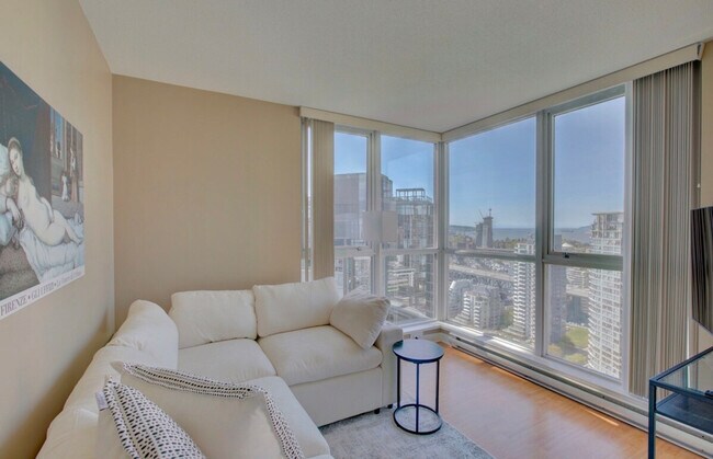 Photo du bâtiment - 1300 Pacific Blvd