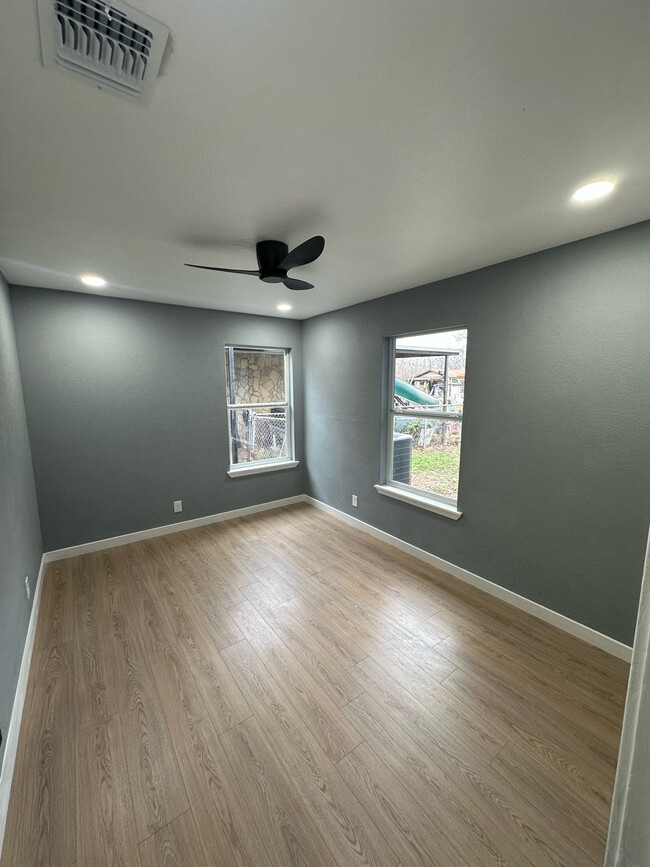 Foto del edificio - 430 Sussex Ave