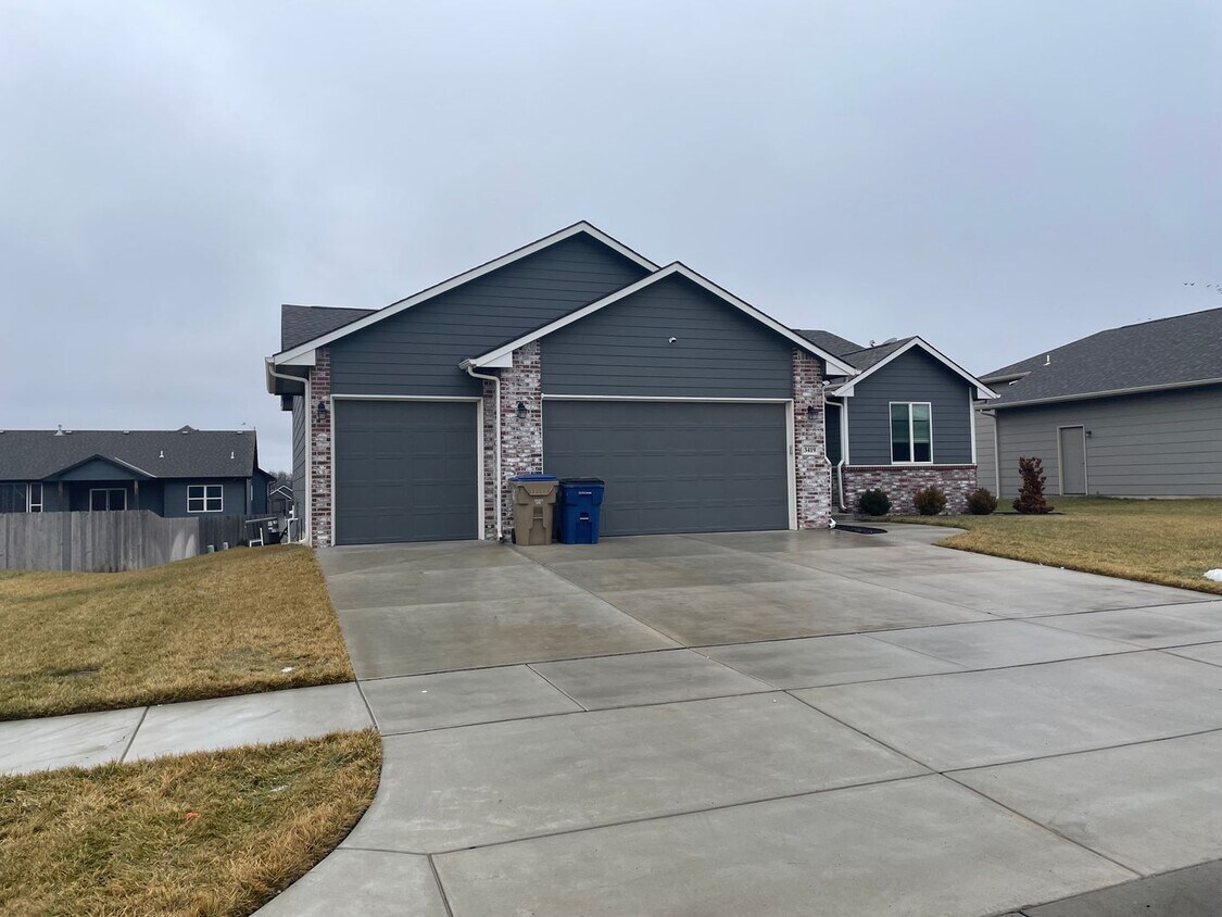 Foto principal - 3419 Laughlin St