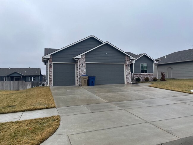 Building Photo - 3419 Laughlin St