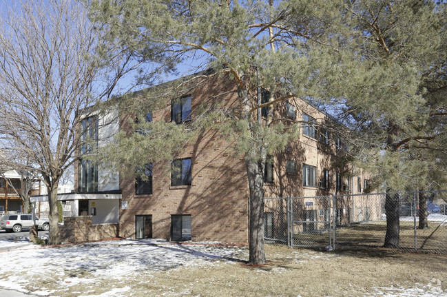 Building Photo - Pillsbury Avenue Apartments