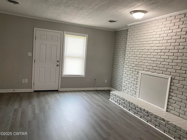 Building Photo - 01208