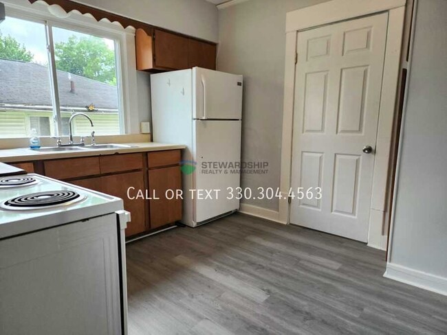 Building Photo - 68 27th St NW