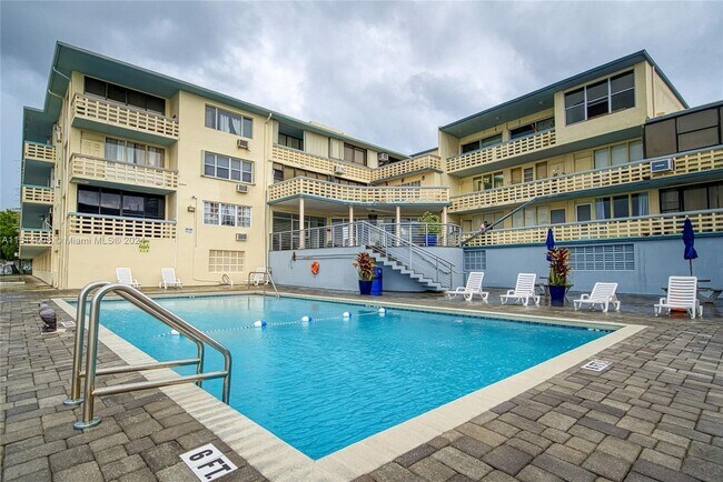Foto del edificio - 6484 Indian Creek Dr