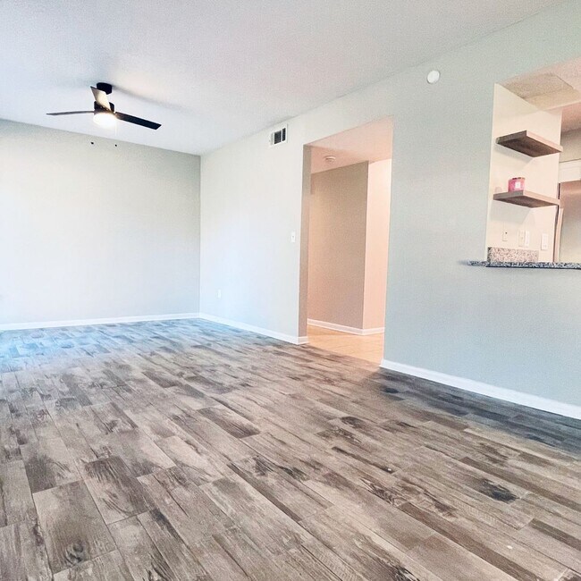Building Photo - RENOVATED 3bed/2bth Home!