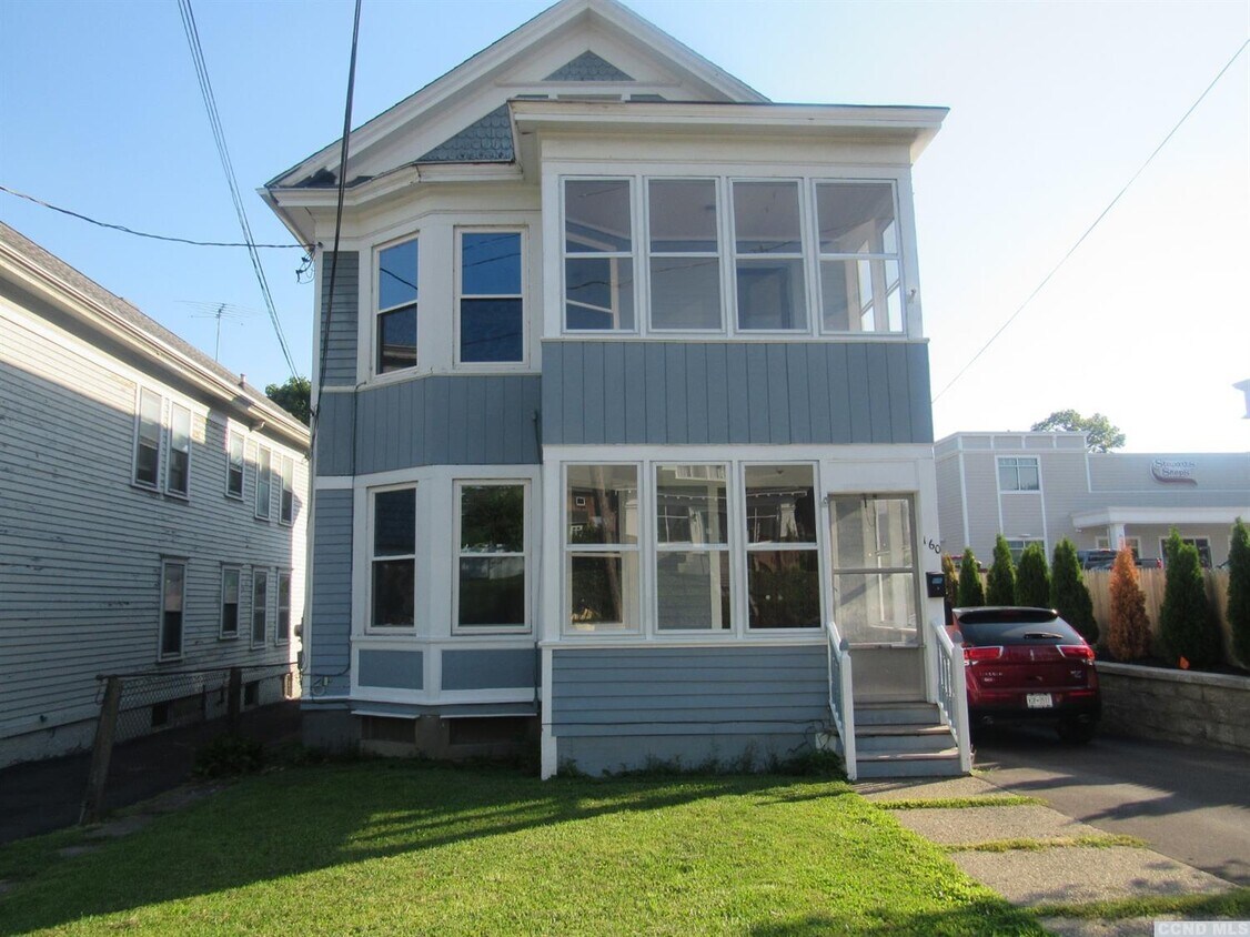 Primary Photo - 160 Green St