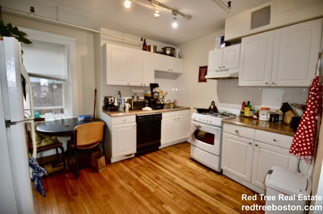 Building Photo - 1607 Commonwealth Avenue