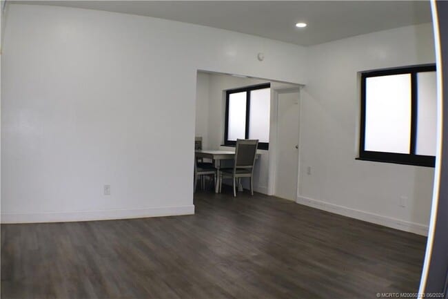 Foto del edificio - 1144 NW 30th St