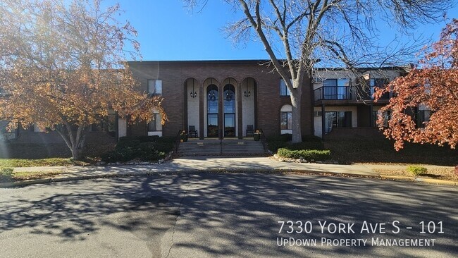 Foto del edificio - 7330 York Ave S