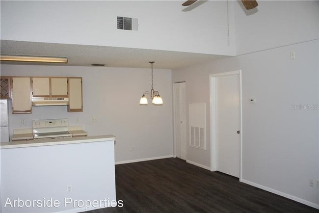 Building Photo - 2585 Grassy Point Dr