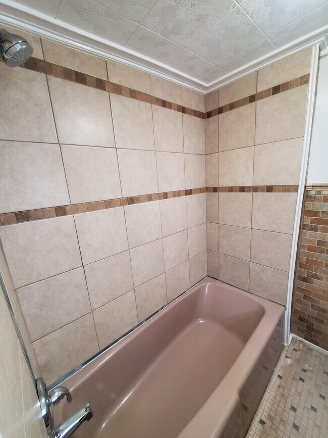 25 Rosalie St Unit A, Manville, NJ 08835 Apartments in Manville, NJ