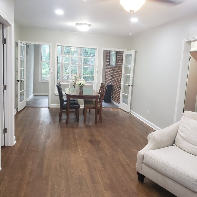 Foto del edificio - 1219 Hosea L Williams Dr SE