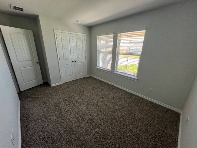 Foto del edificio - 5713 Berkley Heights Dr