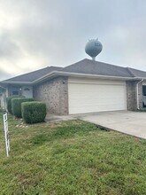 Building Photo - 5590-5592 N Brown Ln