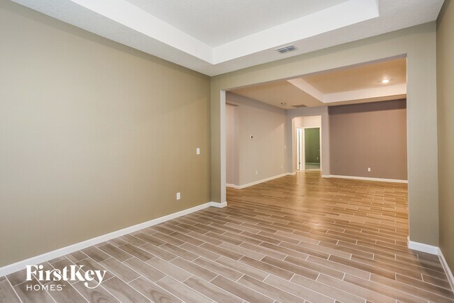 Foto del edificio - 3240 S Fletcher Ave
