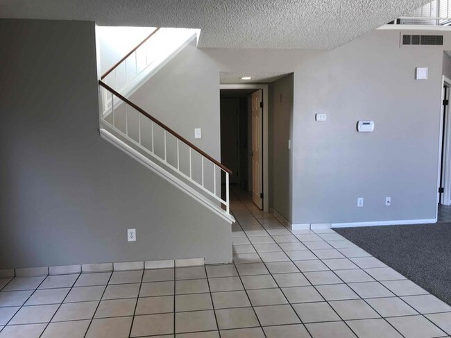 Foto del edificio - 7118 Shadow Crest Dr