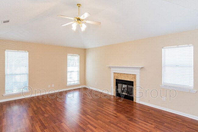 Foto del edificio - 118 Cedar Bend Dr