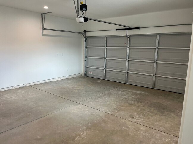 Foto del edificio - Brand New Build on Old Alturas - ALL Electric with City of Redding Solar!