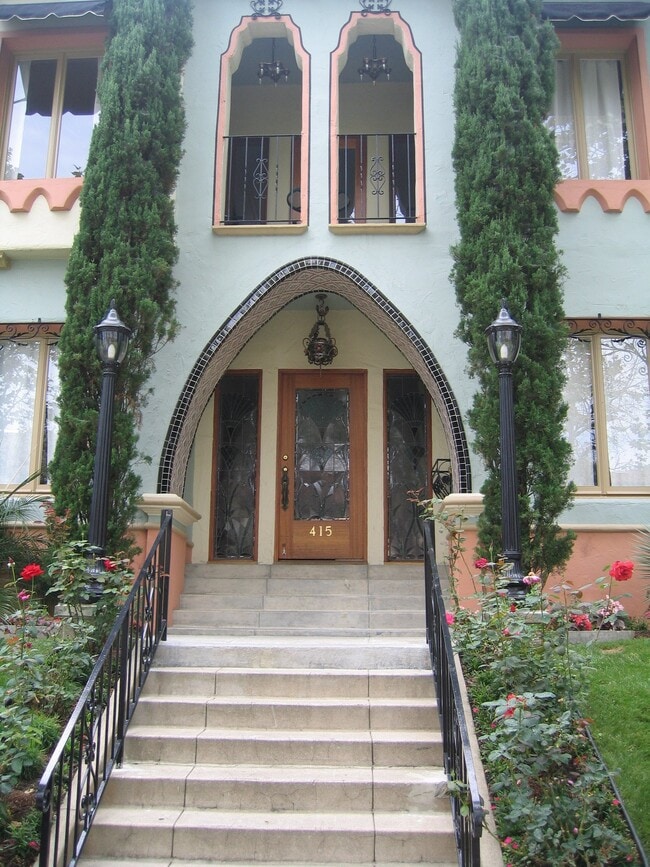Photo - 415 N Sycamore Ave Apartment