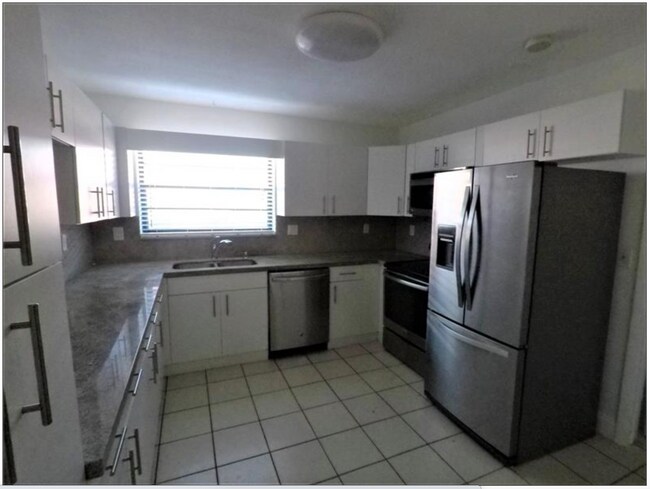 Foto del edificio - 212 SW 2nd Ave