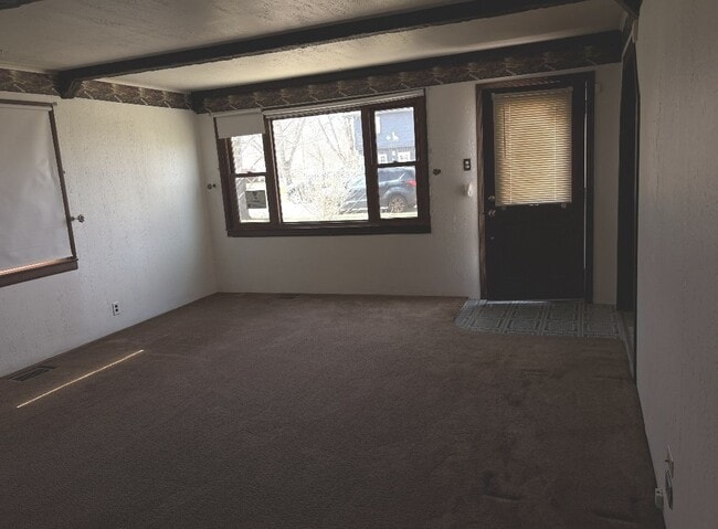 Building Photo - 17053 Lorenz Ave