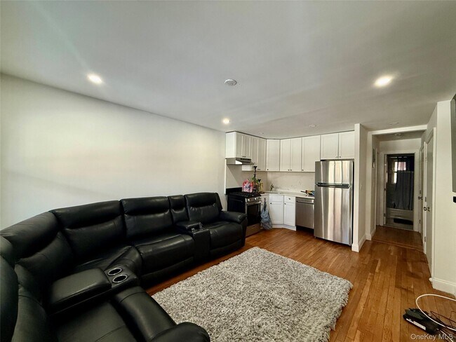 Foto del edificio - 765 Shore Rd