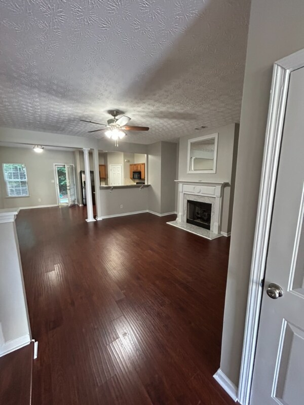 Foto del edificio - 2907 Greyhawk Ln