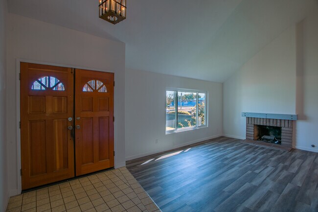 Foto del edificio - 22227 Dolores St
