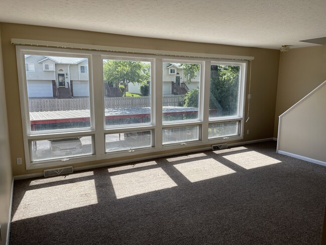 Building Photo - 3615 Kennedy Dr