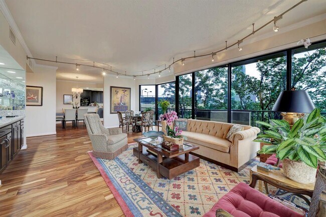 Foto del edificio - 3350 McCue Rd