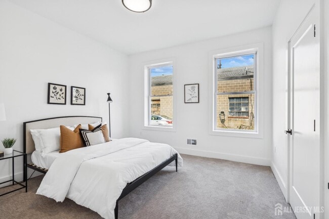 Foto del edificio - 318 Seaman St