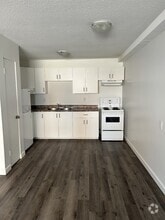 Building Photo - 727 5th Ave N