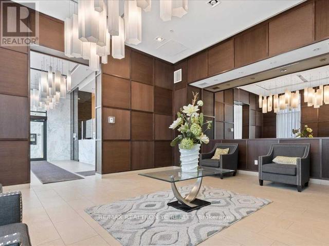 Photo du bâtiment - 5740-5740 Yonge St