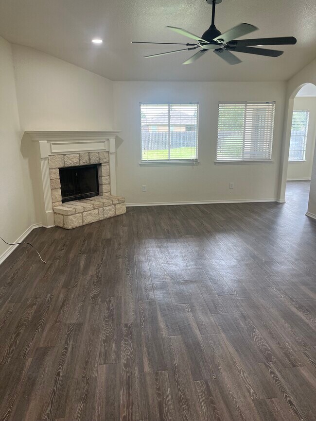 Foto del edificio - 10017 Barton Creek Dr