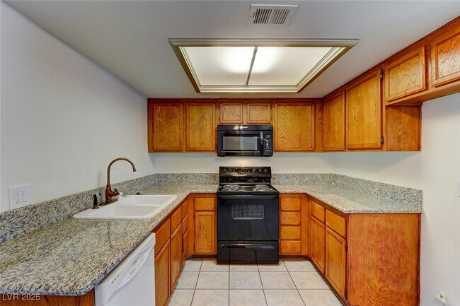 Foto del edificio - 1701 E Katie Ave