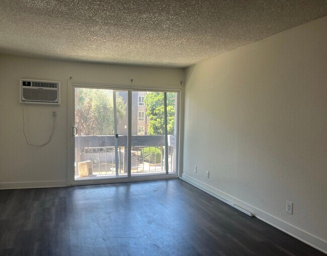 Building Photo - 9010 Tobias Ave