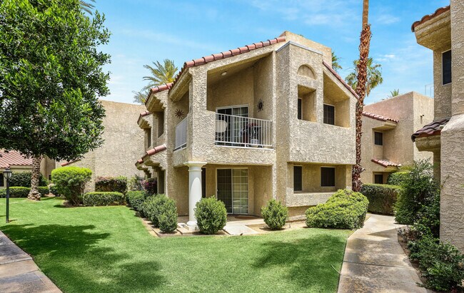 Building Photo - 2700 Golf Club Dr