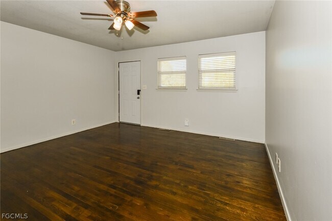 Foto del edificio - 5119 5th St W