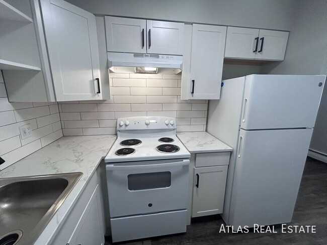 Photo - 551 S Fairfax St Apartment