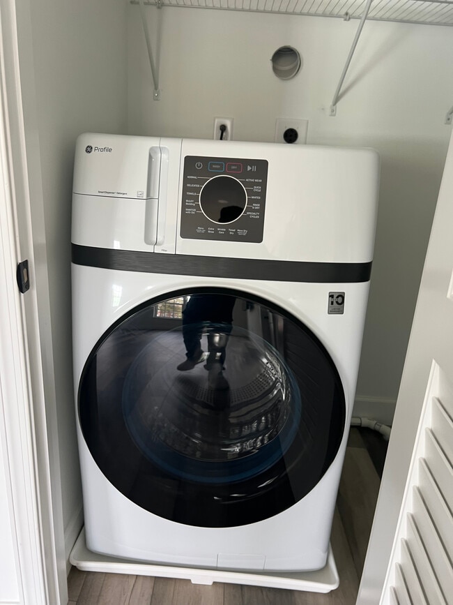 In-unit Laundry & Dryer - 24 S Elm St