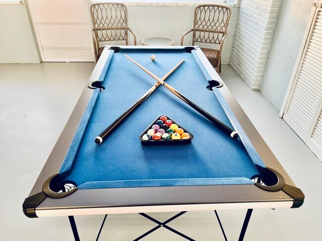 Building Photo - 3784 Dover Dr