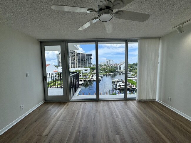 Building Photo - 4750 S Ocean Blvd