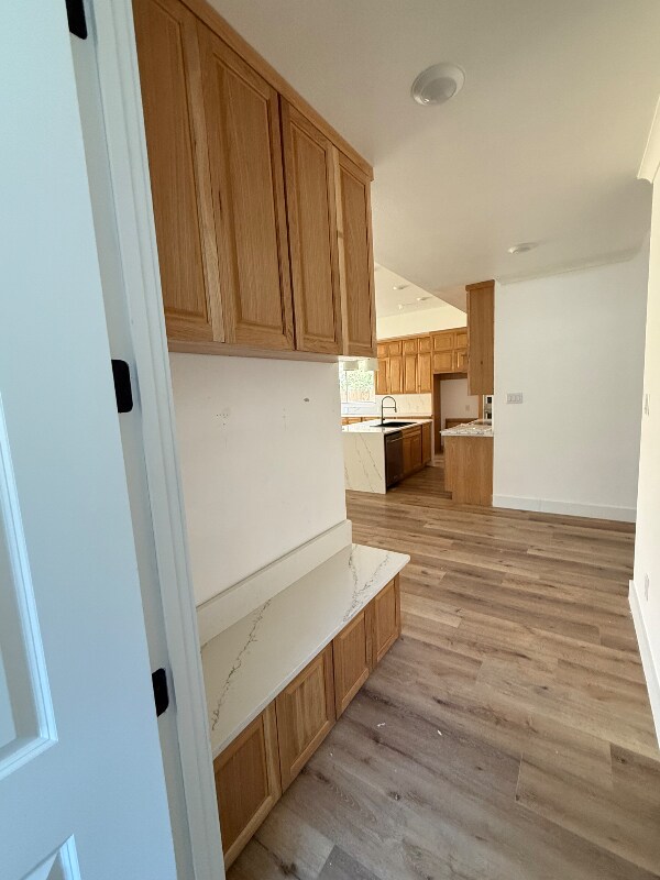 Foto del edificio - 5728 Donnelly Ave