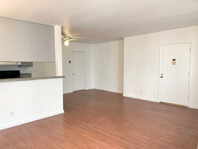 Building Photo - 3731 Jasmine Ave