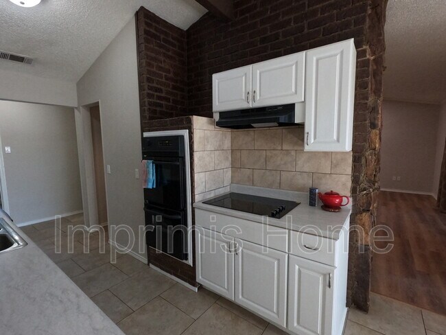 Foto del edificio - 430 Ridgewood Dr