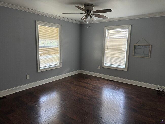 Building Photo - 716 Cornelia Dr